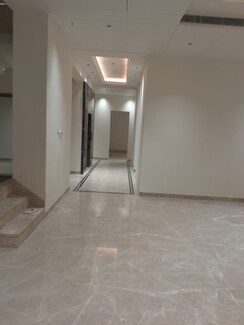 4 BHK + Pooja Room,Servant Room,Study Room,Extra Room Builder Floor For Sale in Navjeevan Vihar