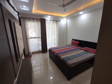 Bedroom in 3 BHK Builder Floor at Sector 38 – for Rent