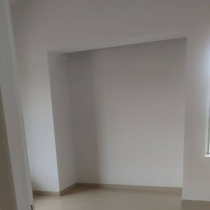 Room in 2.5 BHK Apartment at Kalpataru Srishti 339 CHS Ltd, Mira Road – for Sale