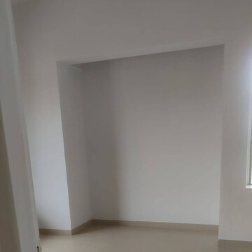 Room in 2.5 BHK Apartment at Kalpataru Srishti 339 CHS Ltd, Mira Road – for Sale