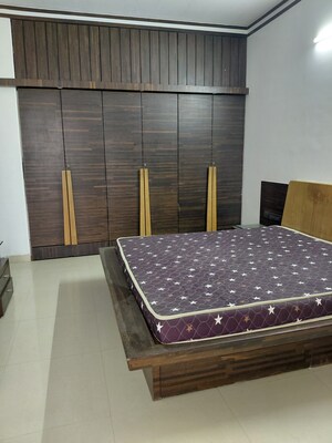 Furnished Amenities in 2 BHK Apartment at Satellite Tower, Goregaon East – for Rent