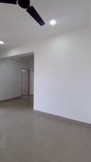 Room in 2.5 BHK Apartment at Gaur City 2 - 16th Avenue, Sector 16c Greater Noida – for Sale