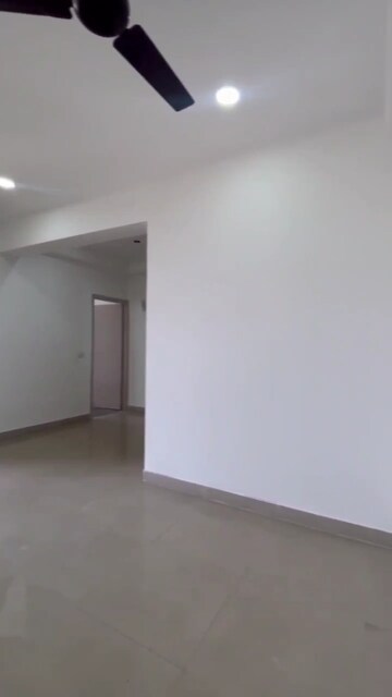 Room in 2.5 BHK Apartment at Gaur City 2 - 16th Avenue, Sector 16c Greater Noida – for Sale