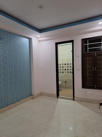 Room in 1 BHK Builder Floor at Deep Homes Sector 73, Sector 73 – for Sale