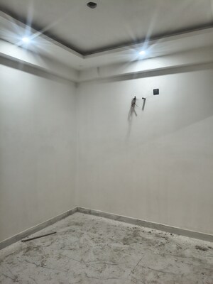 Building Lobby in 1 BHK Builder Floor at Sunshine Apartments Sector 73, Sector 73 – for Sale