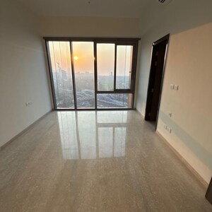 Room in 4 BHK Apartment at Piramal Mahalaxmi, Arthur rd – for Rent
