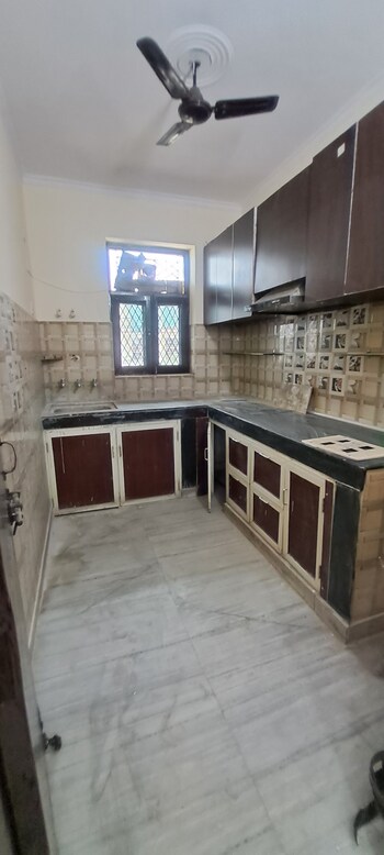 2 BHK Builder Floor for Sale in Spring Field Colony, Faridabad