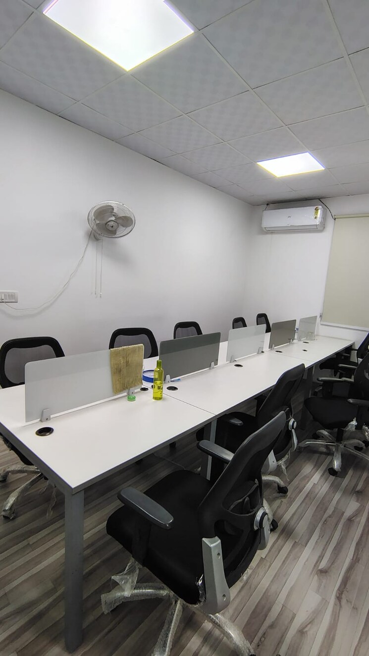 Team Area, klj-noida-one Commercial Office Space 1800 Sq.Ft. In Sector 62 Noida 9847679