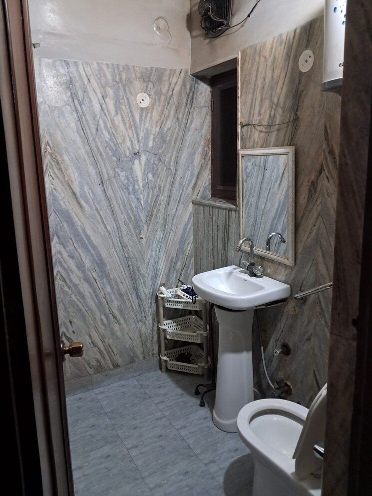 Bathroom, sector 55 3 Bedroom 1880 Sq.Ft. Independent House In Sector 55 Noida 9847730