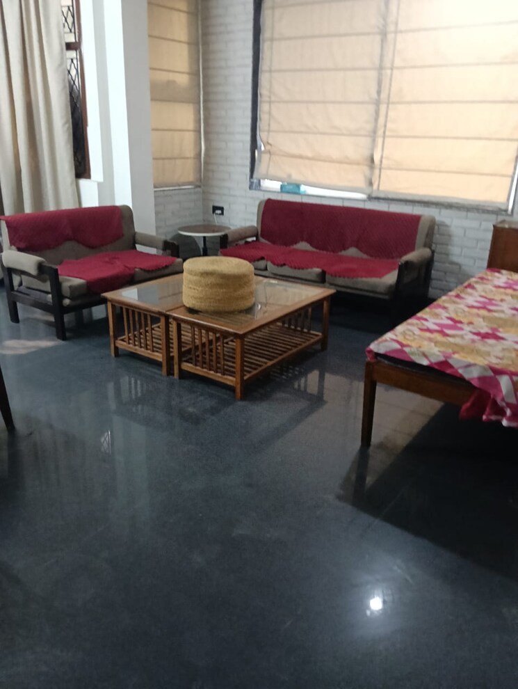 Living Room, sector 55 2 Bedroom 1280 Sq.Ft. Villa In Sector 55 Noida 9848314
