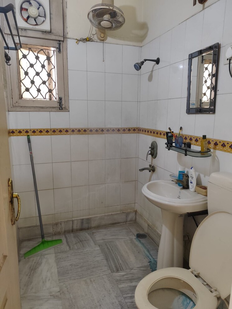 Bathroom, sector 56 2 Bedroom 1150 Sq.Ft. Independent House In Sector 56 Noida 9848329