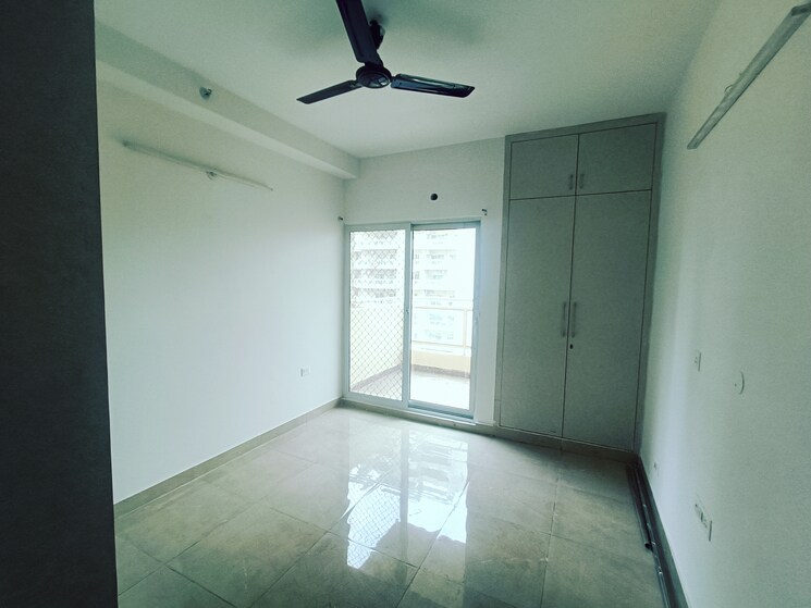Room, elite-golf-green 3.5 Bedroom 1895 Sq.Ft. Apartment In Sector 79 Noida 9848689