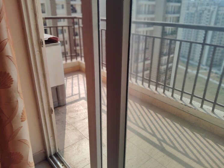 Balcony, amrapali-golf-homes 3 Bedroom 1595 Sq.Ft. Apartment In Sector 4 Greater Noida Greater Noida 9849560