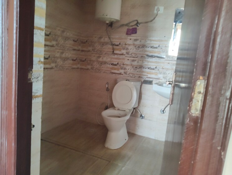 Bathroom, amrapali-golf-homes 3 Bedroom 1595 Sq.Ft. Apartment In Sector 4 Greater Noida Greater Noida 9849560