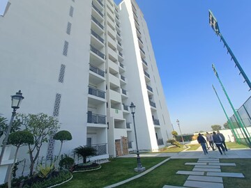 2 BHK Apartment – Exterior View View at Central Park Flower Valley, Sohna Sector 33 - for Sale