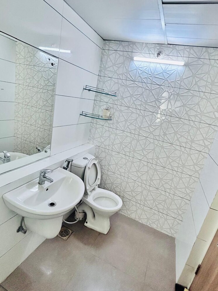 Bathroom, kumar-pebble-park 2 Bedroom 960 Sq.Ft. Apartment In Hadapsar Pune 9850413