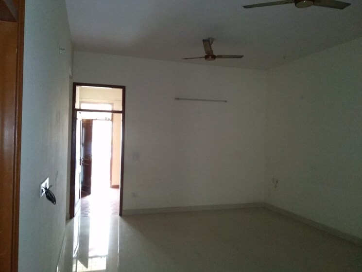 Room, rwa-apartments-sector-47 2 Bedroom 112 Sq.Mt. Builder Floor In Sector 47 Noida 9851790