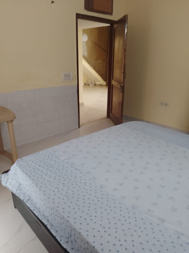 Bedroom, rwa-apartments-sector-47 1 RK 112 Sq.Mt. Builder Floor In Sector 47 Noida 9851874