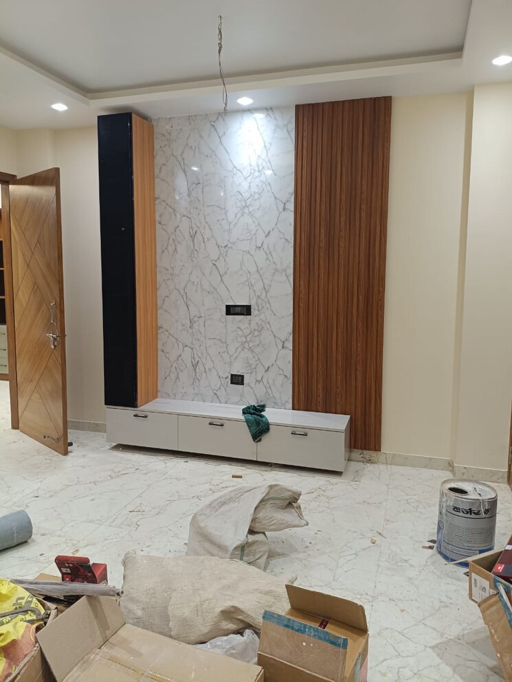 Cover Image, rwa-apartments-sector-108 3 Bedroom 300 Sq.Mt. Builder Floor In Sector 108 Noida 9852179