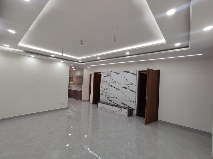 Room, anand vihar 3 Bedroom 1500 Sq.Ft. Builder Floor In Anand Vihar Delhi 9852422