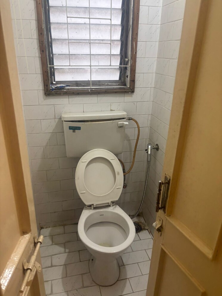 Bathroom, ahura-shahinshah 1 Bedroom 550 Sq.Ft. Apartment In Koregaon Park Pune 9852360