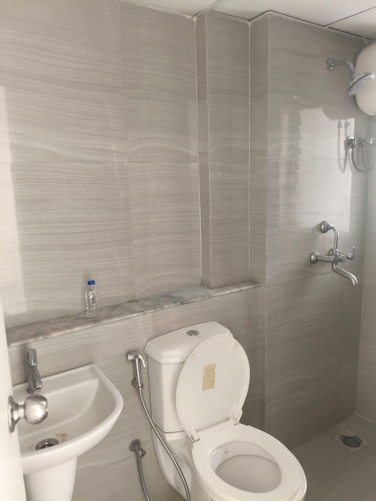 Bathroom, runwal-gardens-phase-i 1 Bedroom 438 Sq.Ft. Apartment In Dombivli East Thane 9853271