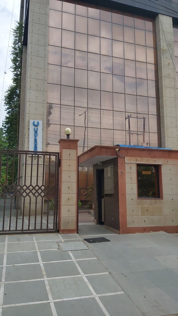 Exterior View, arv-park Commercial Office Space 1700 Sq.Ft. In Sector 63 Noida 9853429