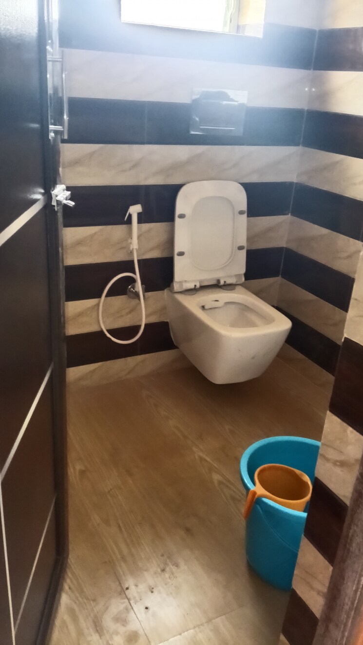 Bathroom, sristi-plaza 3 Bedroom 1230 Sq.Ft. Apartment In Chinar Park Kolkata 9853554