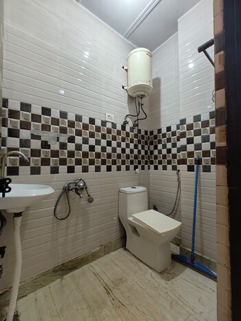 2 BHK Builder Floor for Sale in Govindpuri, Delhi