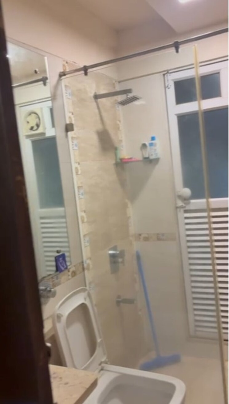 Bathroom, satnam-sharan-apartment 3 Bedroom 1430 Sq.Ft. Apartment In Chembur Mumbai 9853814