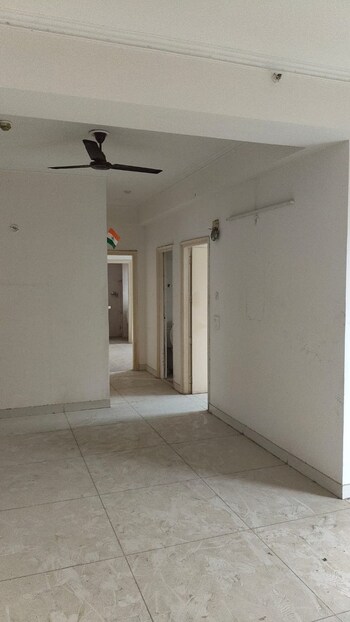 Gaur City 5th Avenue