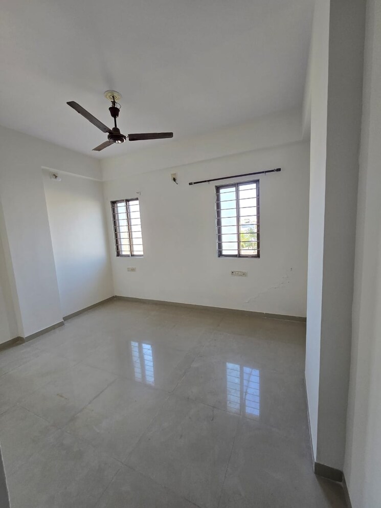 Room, vadodara 3 Bedroom 1550 Sq.Ft. Apartment In Vadodara Vadodara 9853961