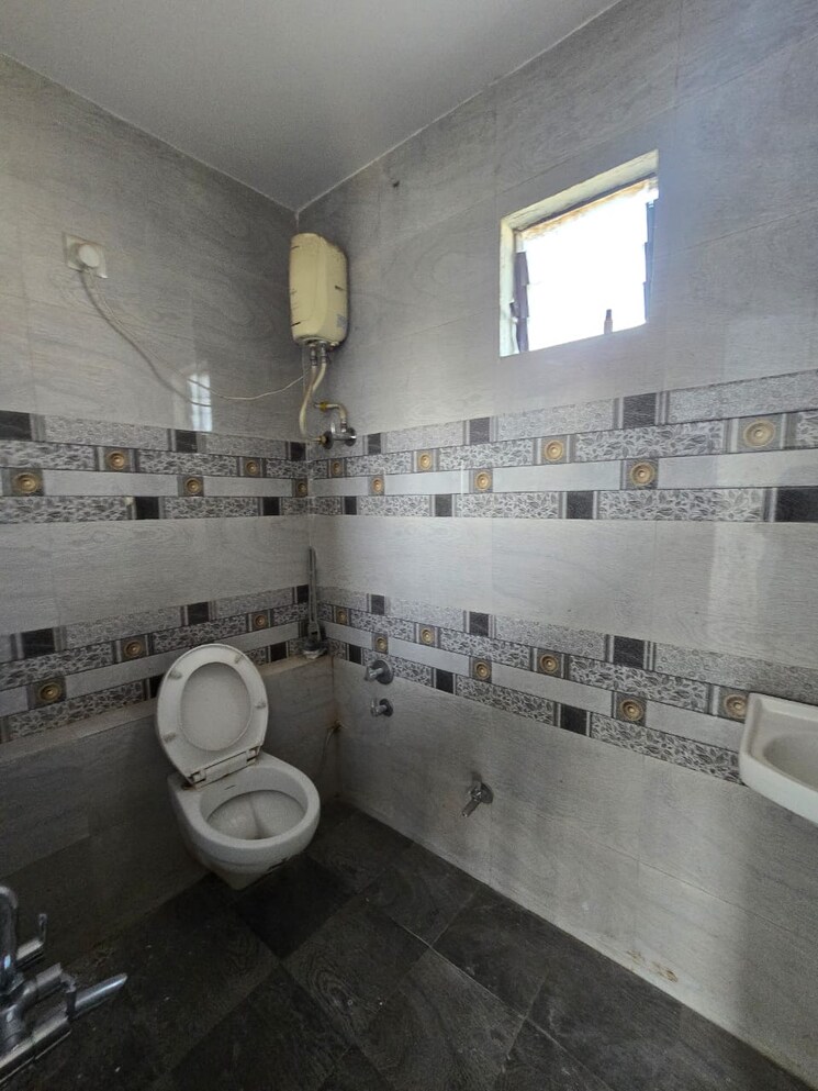 Bathroom, vadodara 3 Bedroom 1550 Sq.Ft. Apartment In Vadodara Vadodara 9853961