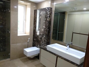 3 BHK Builder Floor for Sale in Defence Colony, Delhi