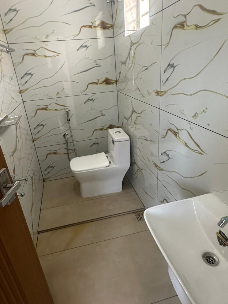 Bathroom, mannuthy 4 Bedroom 2020 Sq.Ft. Independent House In Mannuthy Thrissur 9854034