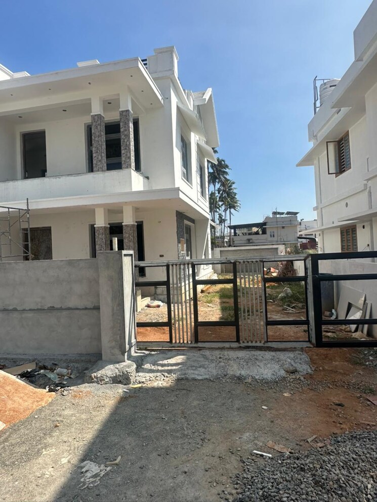 Exterior View, mannuthy 4 Bedroom 2020 Sq.Ft. Independent House In Mannuthy Thrissur 9854034