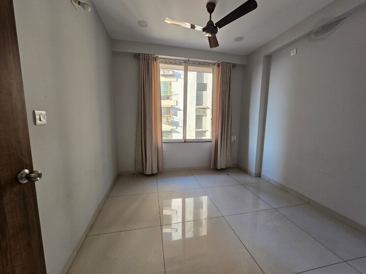 Room, savli 3 Bedroom 1650 Sq.Ft. Apartment In Savli Vadodara 9854141