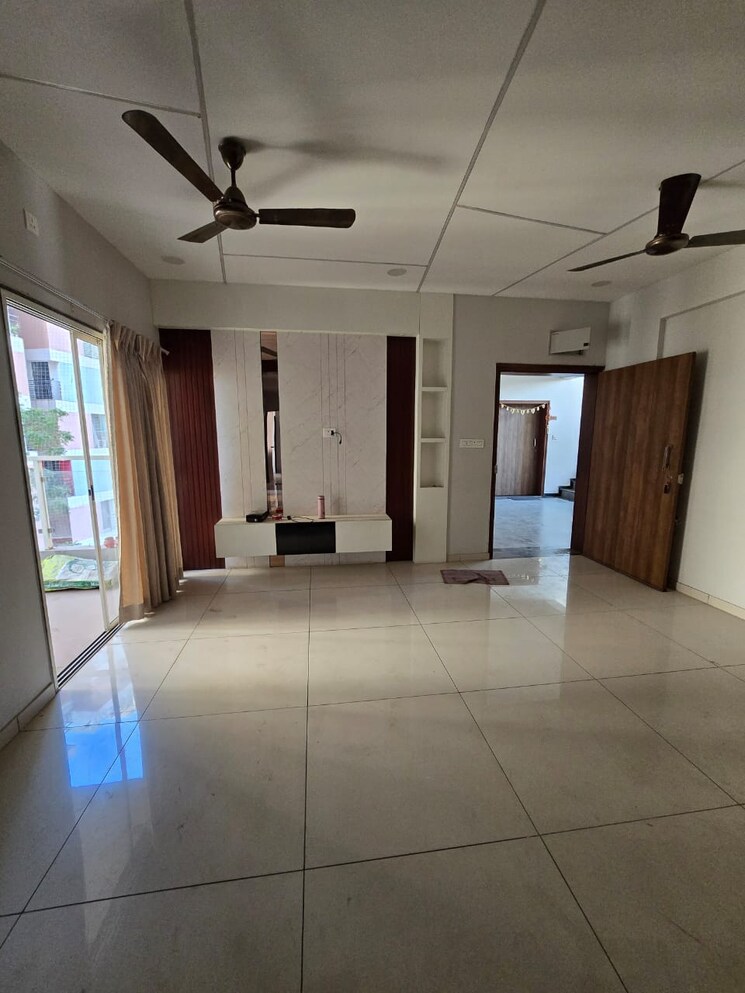 undefined, savli 3 Bedroom 1650 Sq.Ft. Apartment In Savli Vadodara 9854141