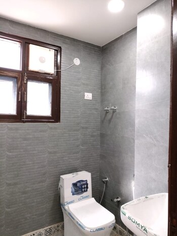 2 BHK Builder Floor for Sale in Mahavir Enclave 1, Delhi