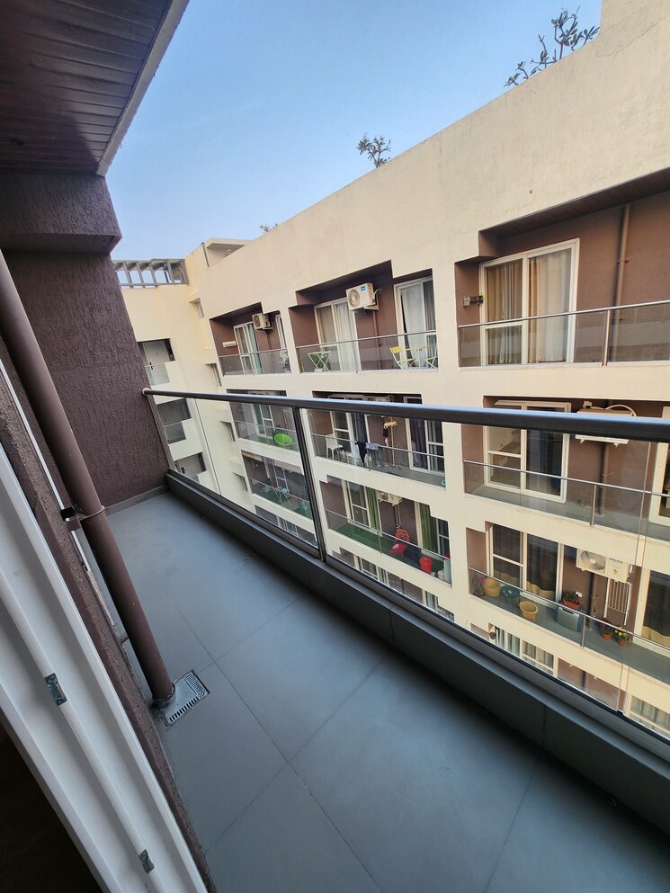 Balcony, yashcon-neon 1 Bedroom 500 Sq.Ft. Apartment In Viman Nagar Pune 9855210