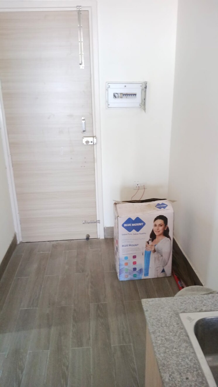 Bathroom, gaur-runway-suites Studio 460 Sq.Ft. Apartment In Gaur Yamuna City Greater Noida 9855843