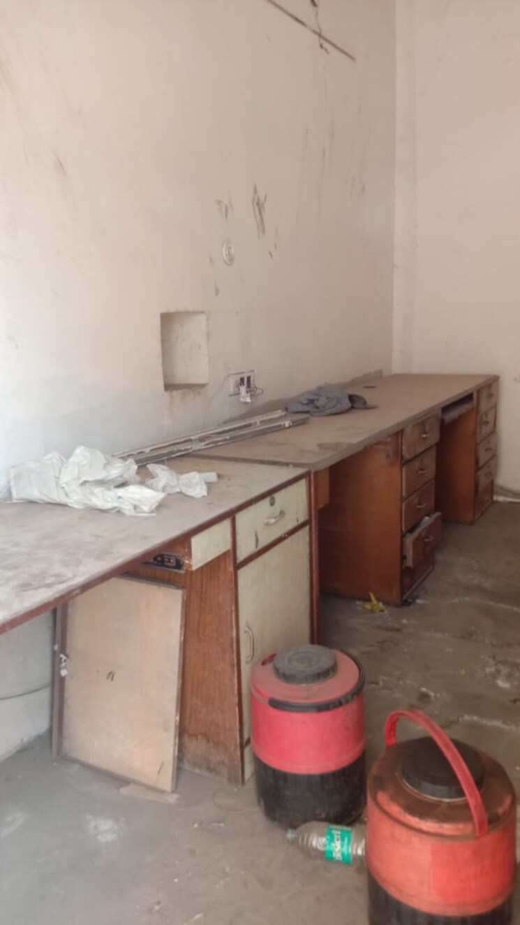 Kitchen, patel nagar 3 Commercial Warehouse 435 Sq.Yd. In Patel Nagar 3 Ghaziabad 9856152