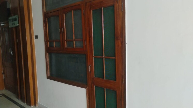 undefined, kavi nagar 4 Bedroom 1650 Sq.Ft. Builder Floor In Kavi Nagar Ghaziabad 9856169