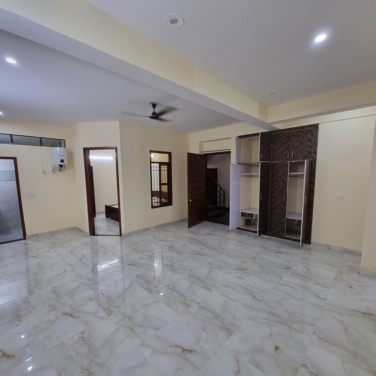 Room, palam vihar 2.5 Bedroom 1590 Sq.Ft. Builder Floor In Palam Vihar Gurgaon 9856180