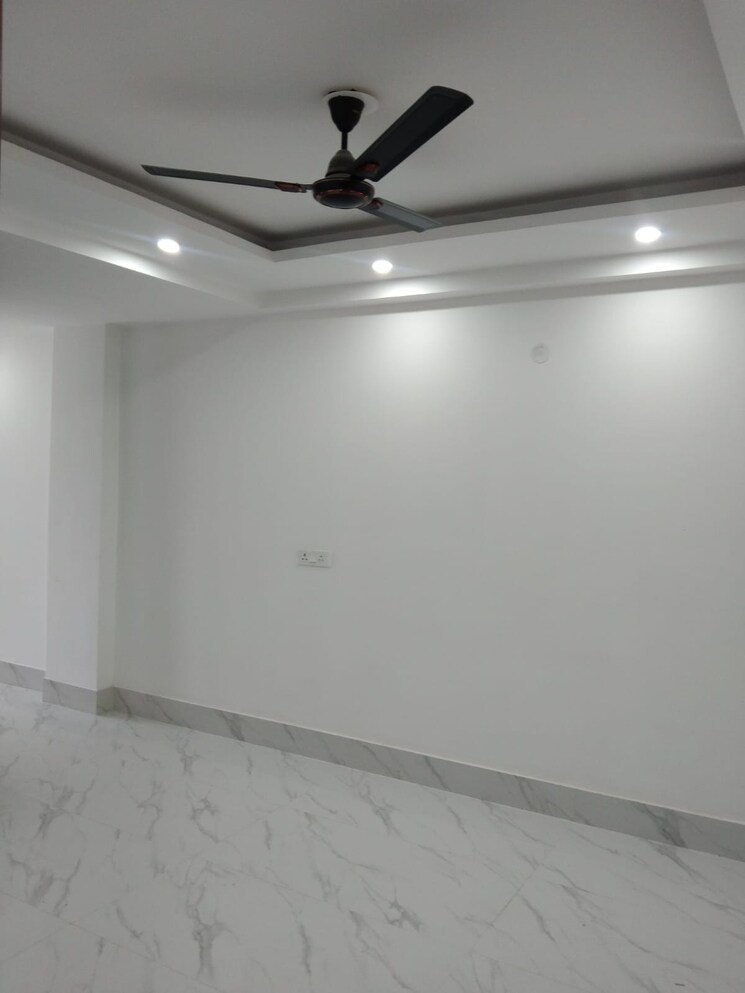 Room, saket 1 RK 500 Sq.Ft. Builder Floor In Saket Delhi 9856179