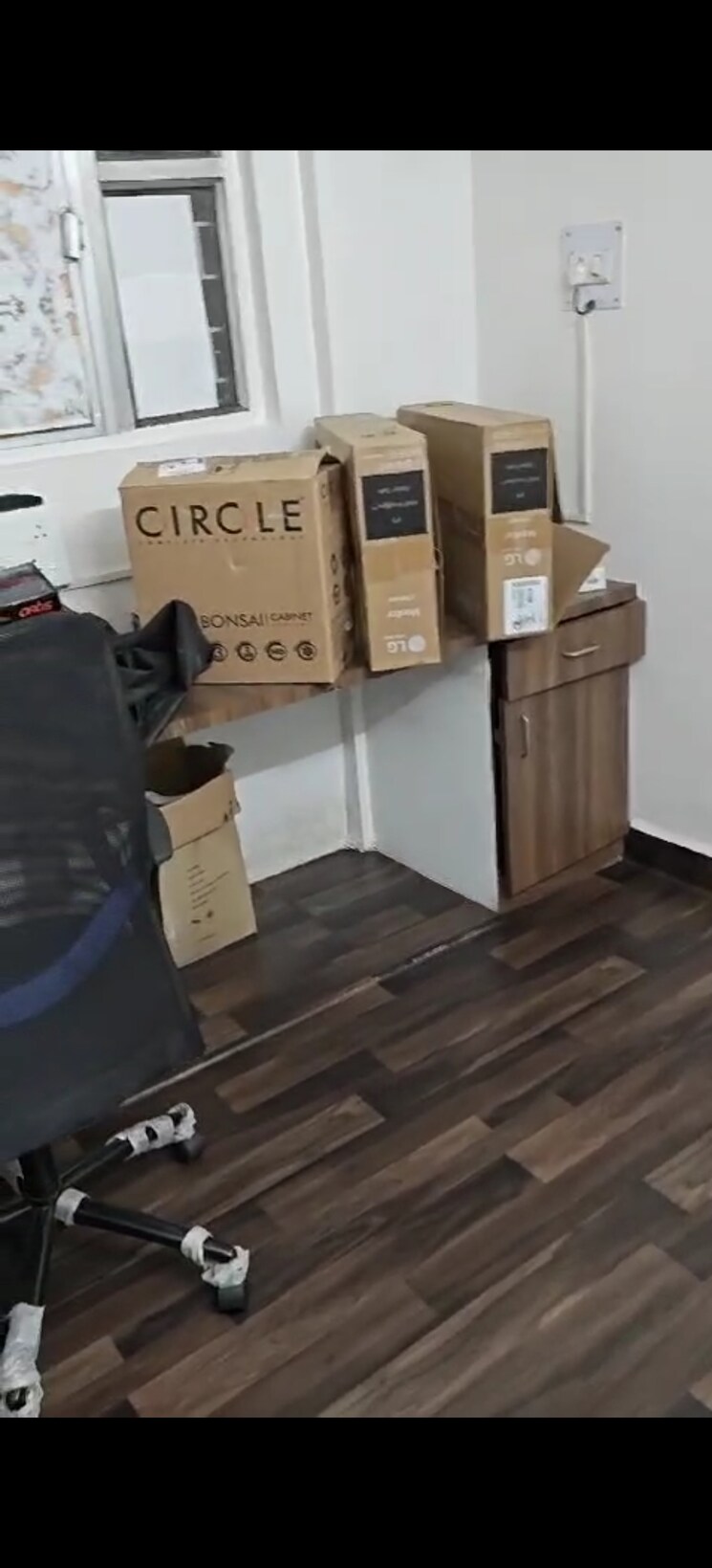 Team Area, karishma-society Commercial Office Space 550 Sq.Ft. In Kothrud Pune 9856682