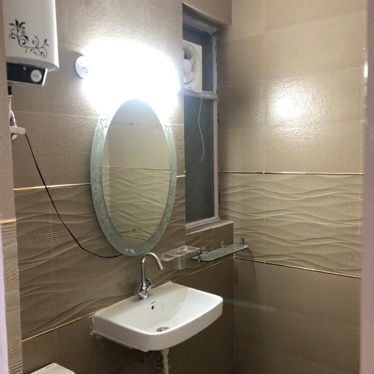 Bathroom, palam-vihar-residents-association 3.5 Bedroom 2200 Sq.Ft. Independent House In Palam Vihar Gurgaon 9857102