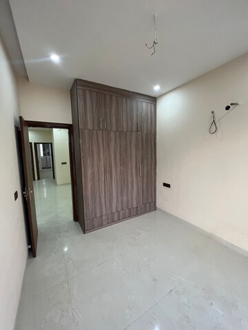 Room in 3 BHK Builder Floor at Chandigarh Citi Center, Vip Road – for Sale