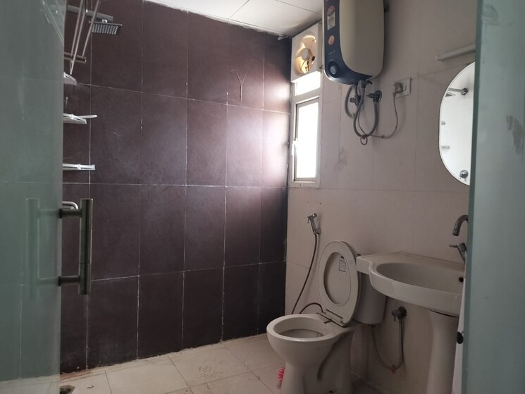 Bathroom, saviour-greenisle 3 Bedroom 1600 Sq.Ft. Apartment In Sain Vihar Ghaziabad 9859421