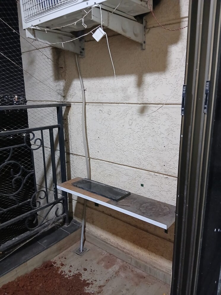 Balcony, larkins-pride-palms 3 Bedroom 950 Sq.Ft. Apartment In Kolshet Road Thane 9860205